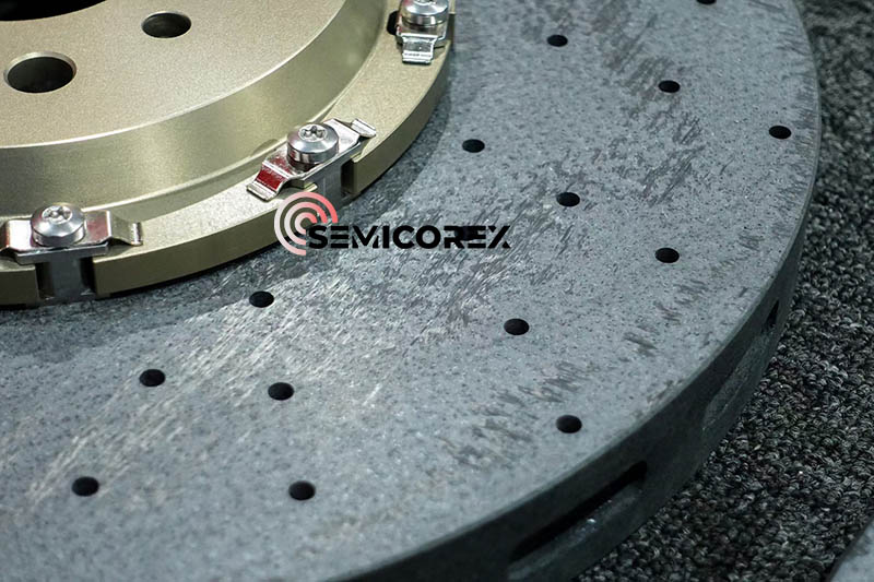 Analisis sistem brek komposit karbon-seramik